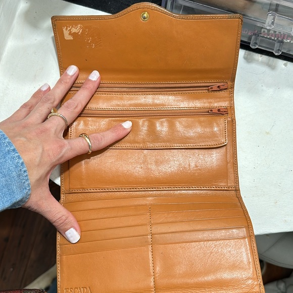 Vintage escada wallet - Picture 3 of 4
